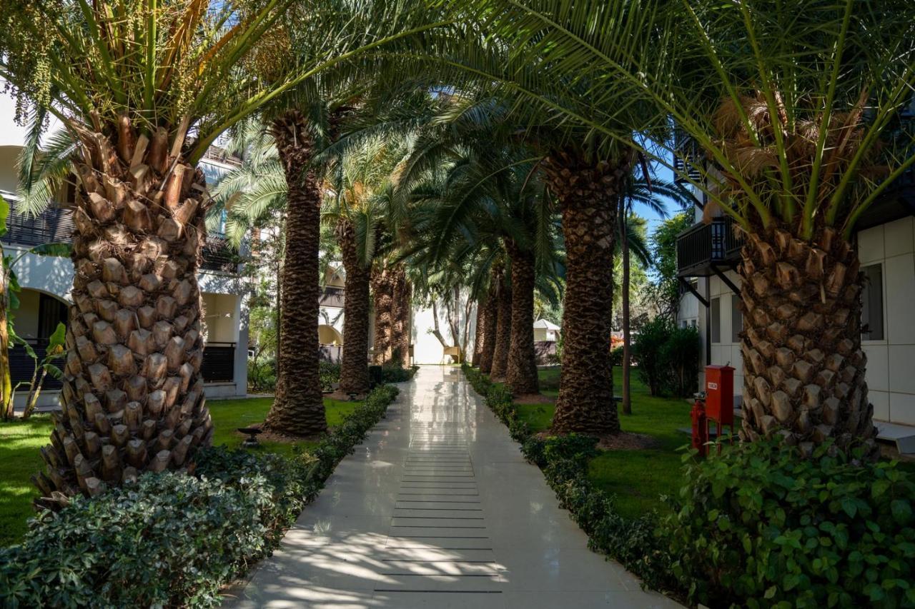 Latanya Park Resort Yaliciftlik Exterior photo