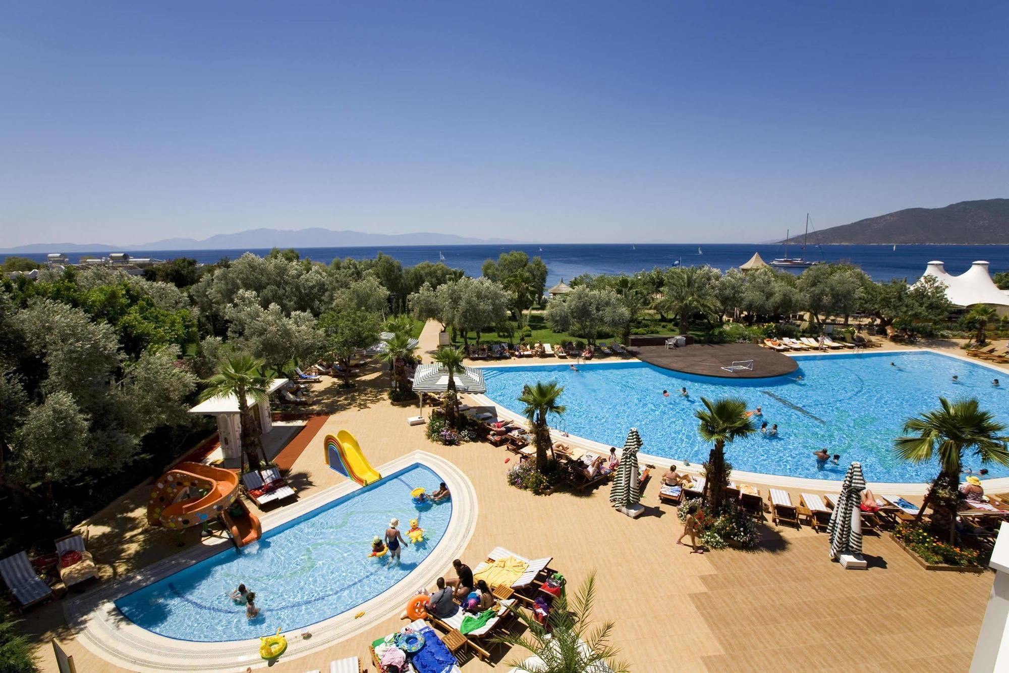 Latanya Park Resort Yaliciftlik Exterior photo